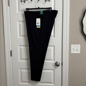 Men’s ProTour coolplay sun play 40x30 black dress pants. NWT